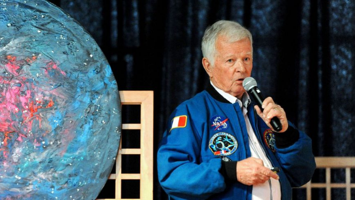 Chretien-Jean-Loup-Agence-conferencier-Agence-Speakers-Conference recitals-spectacle-1er-Astronaute-Euroopeen Agence experts conférencierd