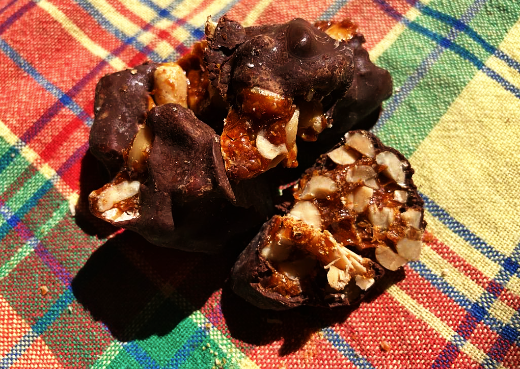 nougat-cacahuetes-mi-choco-noir-3